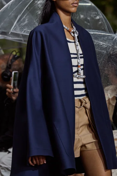 Look 30